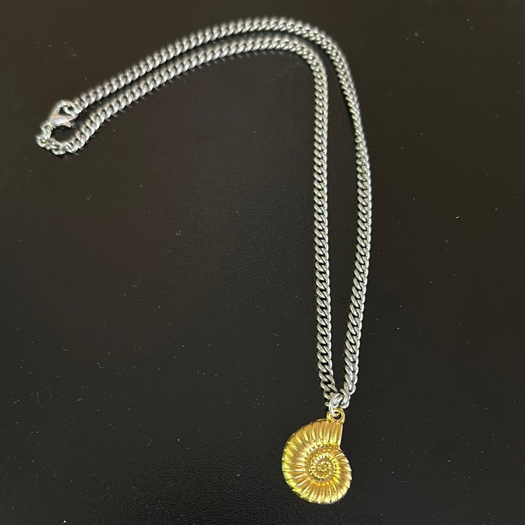 Virtue Jewelry 16" Small Curb with Gold Seashell Necklace - Silver