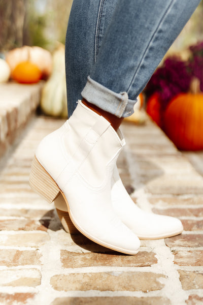 Dolce Vita Silma Booties Ivory Nubuck