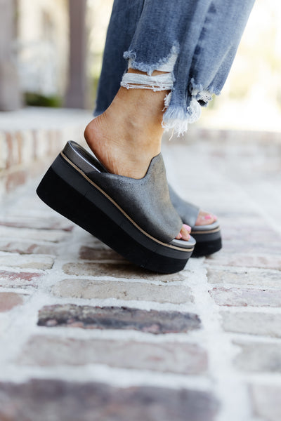 NakedFeet Flow Wedge in Pewter