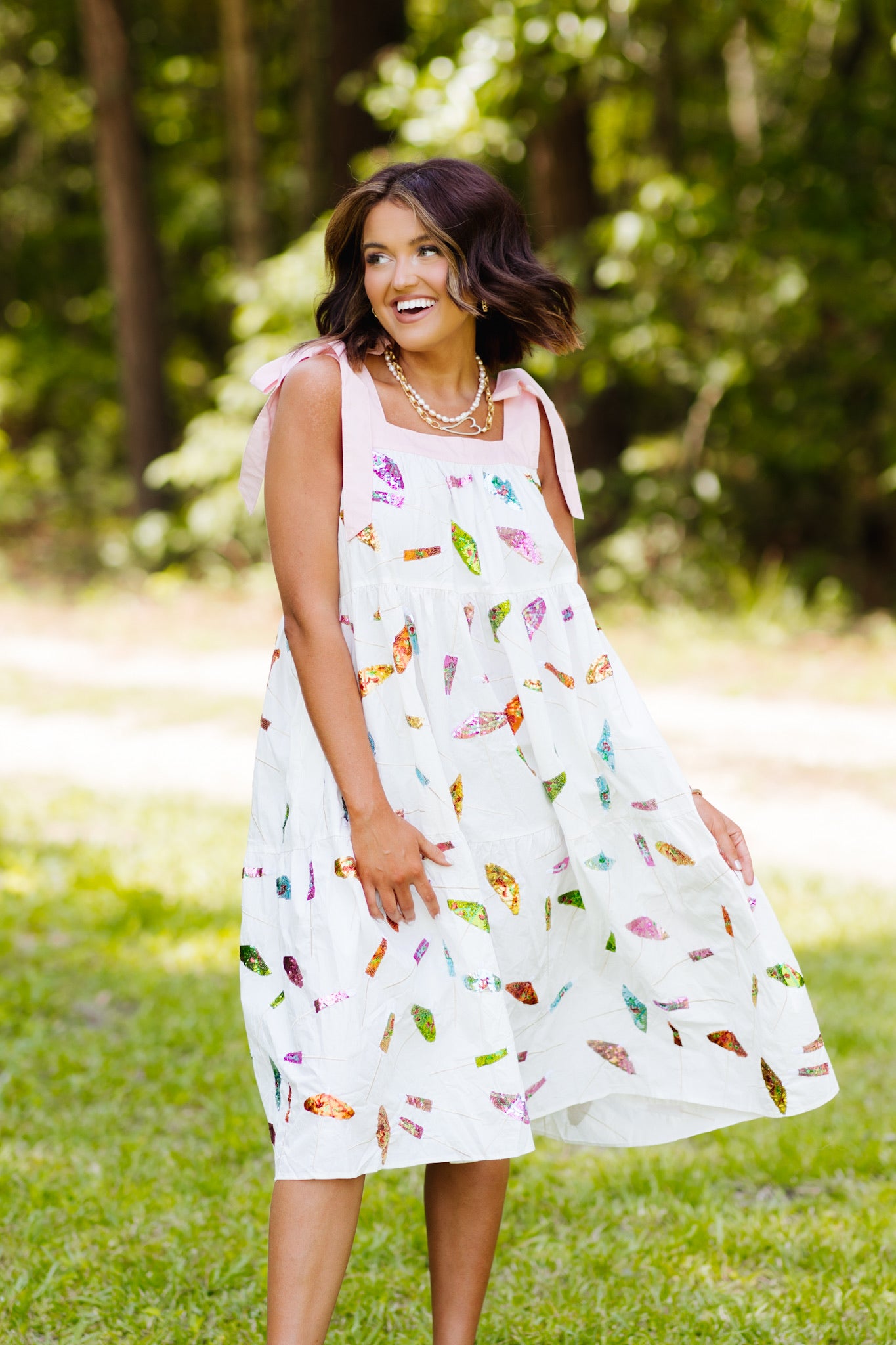 Queen Of Sparkles White Cocktail Umbrella Maxi